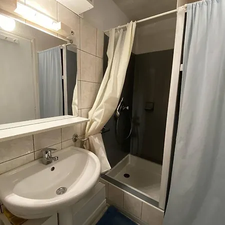 Daire Avec Balcon Et Parking A - Fr-1-812-117 *